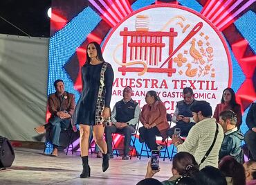 Inicia muestra textil, artesanal y gastronómica con pasarela de modas