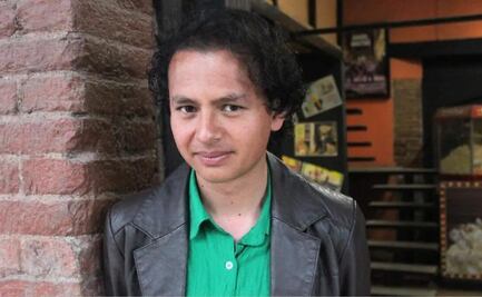 Polémica en Singuilucan por performance del cineasta José León durante recorridos de terror 