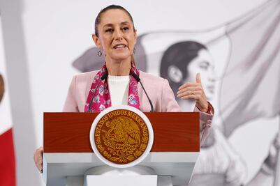 Sheinbaum pide que acusaciones contra líder del SME se presenten ante la FGR