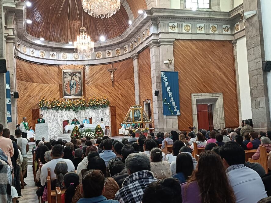 En la inauguración de de la feria patronal dieron hora y media de juegos mecánicos gratuitos | Foto: Grisel Lira