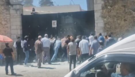 Personal de la UAEH retoma instalaciones del IDA por la fuerza