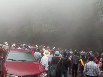 Cerca de 800 personas bloquean la México -Tampico