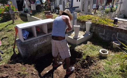 Tulancingo reconoce la labor de los cavadores del panteón San Miguel, guardianes de 190 años de historia