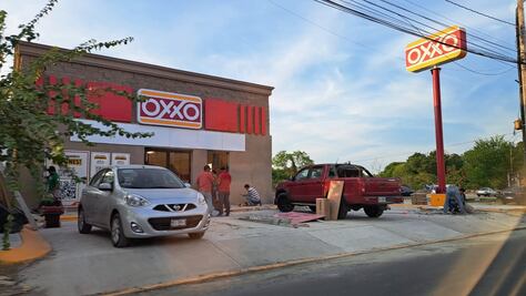 Clausuran Oxxo en Huejutla por vender bebidas embriagantes a menores de edad 