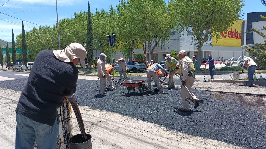 Avanza bacheo en la avenida Everardo Márquez como parte del programa Pachuca Sin Baches | Foto: Lourdes Naranjo