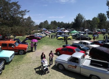 Organizan exposición de autos clásicos y hot roads