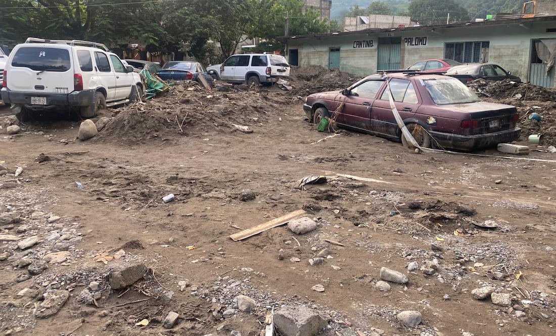 Los transportistas de siete municipios de Hidalgo reunieron y entregaron cerca de cuatro toneladas de víveres para apoyar a las familias afectadas | Foto: especial