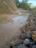 Cierran carretera Peña Blanca-El Nanthe por afectaciones de lluvias en Tenango de Doria