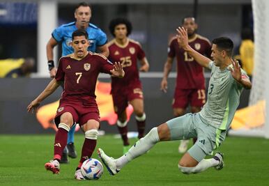 Con gol del tuzo Salomón Rondón; México perdió ante Venezuela y complica su permanencia en la Copa América