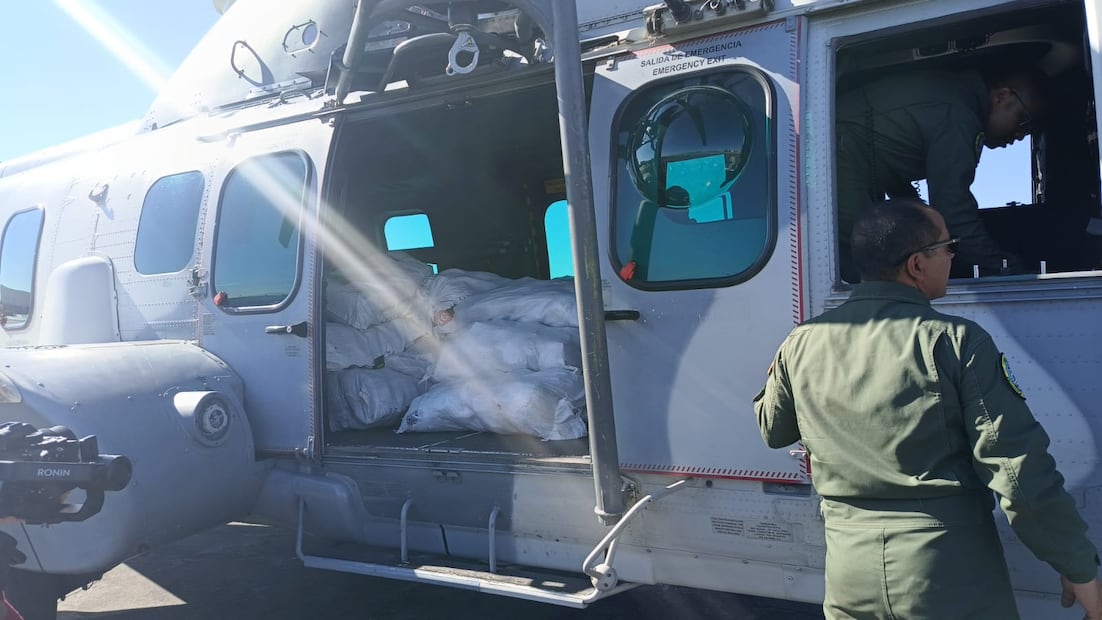 El joven de 31 años de edad, comentó que para tener un vuelo óptimo deben realizar una inspección prevuelo I Fotos Lourdes Naranjo
