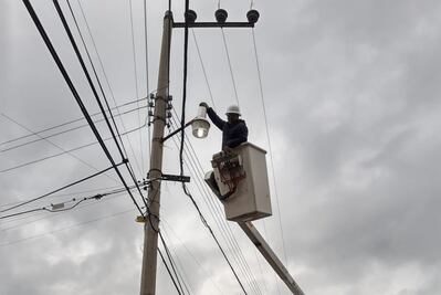 Refuerzan alumbrado público en Tulancingo con instalación de nuevas luminarias LED
