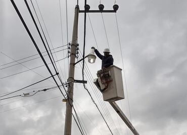Refuerzan alumbrado público en Tulancingo con instalación de nuevas luminarias LED