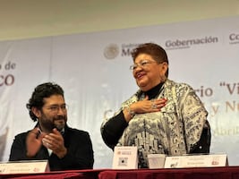 Renuncia Alejandro Gertz a la FGR y asume Ernestina Godoy las funciones  