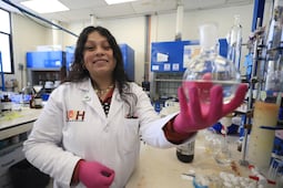 Investigación de la UAEH busca mejorar la seguridad de medicamentos