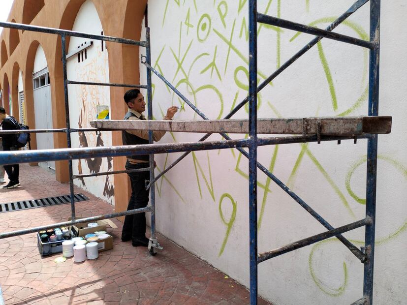 "Arte Perrón" llena de vida la Feria de San Francisco Pachuca con murales de razas caninas | Foto: OEEH