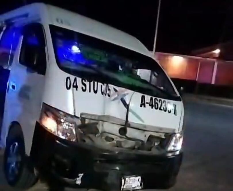 Se impacta colectiva contra poste, tras esquivar a ciclista | Foto: Especial