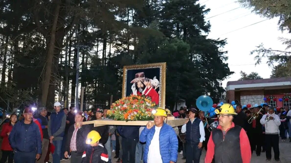 Celebran al Señor de Zelontla, patrono de los mineros de Real del Monte Foto: Arturo Torres