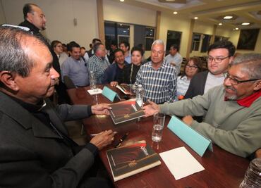 Arzobispo emérito de Tulancingo presenta su libro y llama a una iglesia más activa