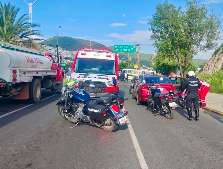 Policías de Pachuca apoyan a mujer en labor de parto; fue trasladada al Hospital Materno