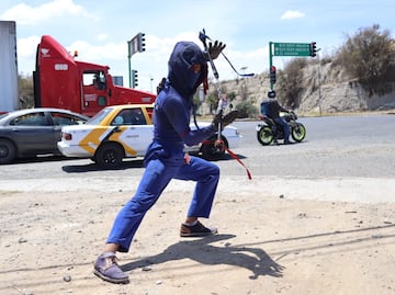 Dafnis, el ninja que lucha por su familia en las calles de Pachuca