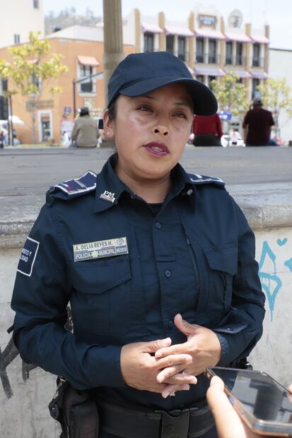 Alma Delia Reyes Hernández está satisfecha con su actividad como policía de Pachuca, quien ha sobrellevado con la labor de ser mamá por partida doble I Foto: Luis Soriano