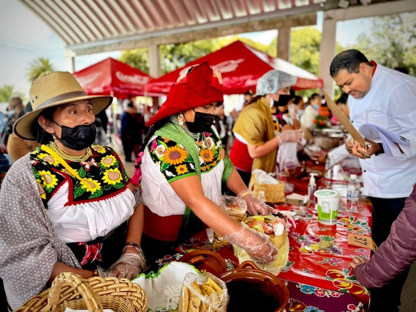 Santa Ana Hueytlalpan se prepara para la feria y concurso del Mole I
Fotos especiales