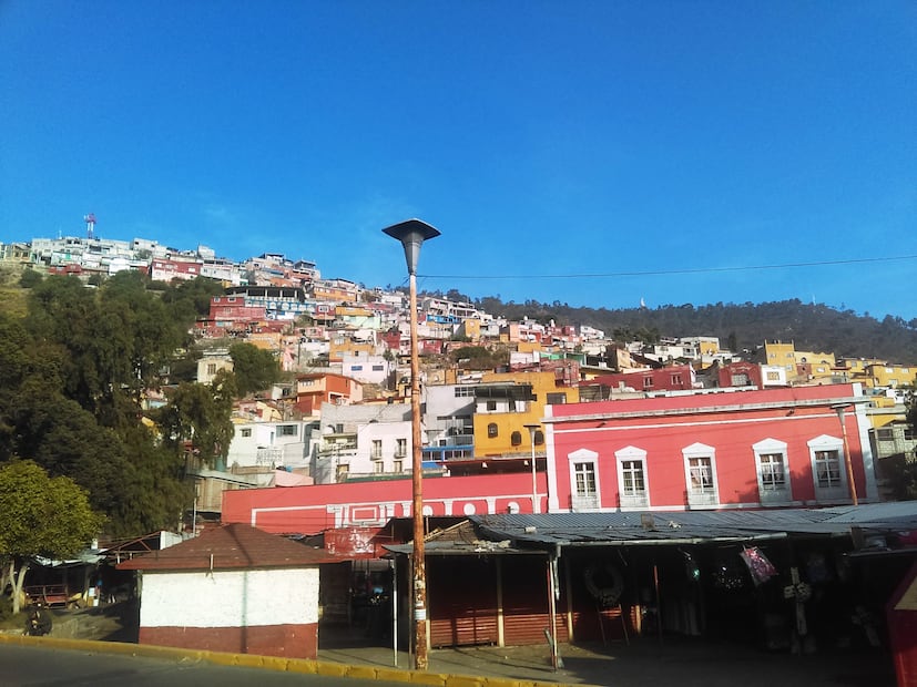 Pachuca reubicará a comerciantes ambulantes en el estacionamiento del mercado Benito Juárez | Foto: Wikimedia Commons