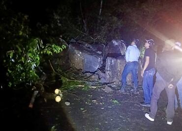 Se registra derrumbe de rocas en Chapulhuacán