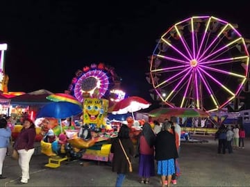 Bomberos y Protección Civil refuerzan vigilancia en Feria de la Nochebuena en Huejutla