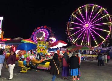 Bomberos y Protección Civil refuerzan vigilancia en Feria de la Nochebuena en Huejutla