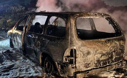 Estalla camioneta cargada de huachicol en Epazoyucan