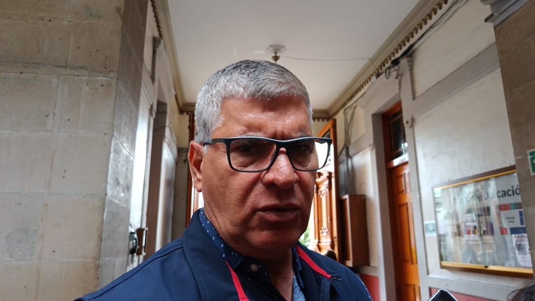 El secretario de Seguridad Pública municipal llamó a automovilistas a no pagarle a franeleros por estacionarse en vía pública | Foto: Lourdes Naranjo
