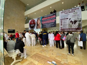 Tras manifestación, logran remoción de administradora de hospital del ISSSTE de Pachuca