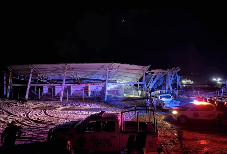 Colapsa techo del lienzo charro de Zapotlán y deja cuatro heridos