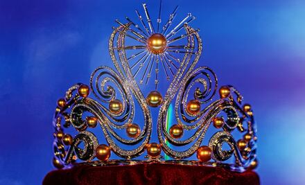 “La luz del infinito”; nueva corona de Miss Universo 