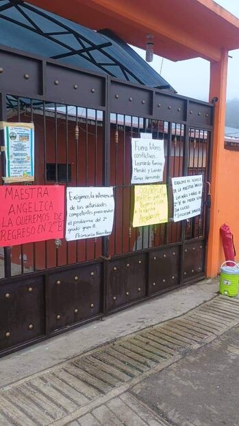 Padres cierran escuela en Tlanchinol por falta de docentes | Foto: Especial