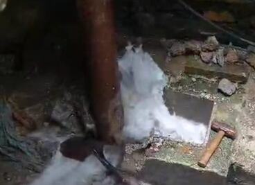 Tubería de 40 años de antigüedad provoca fugas en Huejutla