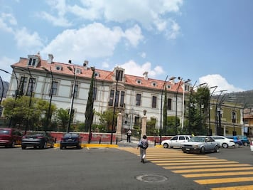 SIPDUS removerá las 20 luminarias instaladas frente a Casa Rule