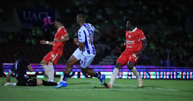 Con diez hombres y garra hasta el final, Pachuca doblega a Bravos de Juárez