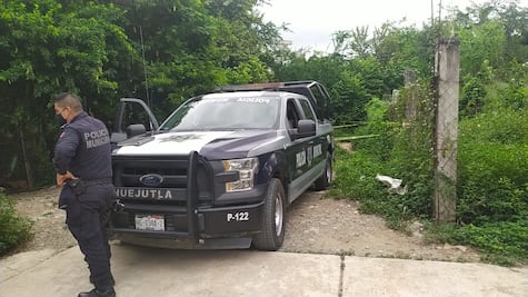 Hallan a mujer sin vida colgada afuera de su casa en Huejutla