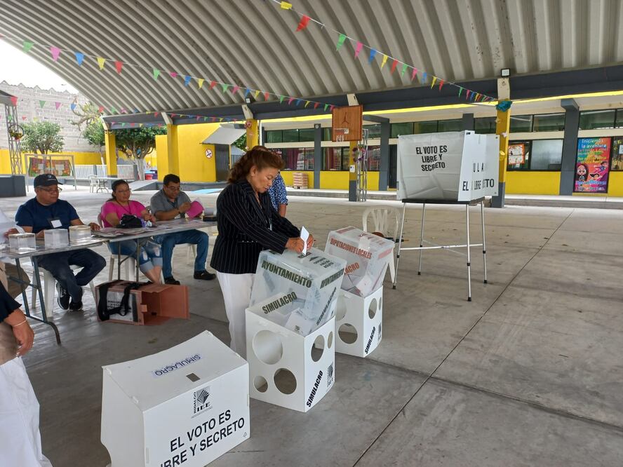 Este fin de semana se realizan las capacitaciones electorales a ciudadanos que participarán en las próximas elecciones del 2 de junio. Foto: Miriam Avilés