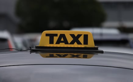 Taxi en Pachuca y Mineral de la Reforma subirá a 45 pesos; alistan taxímetro digital