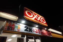 Robo con violencia en tiendas Oxxo disminuye 15%: Sheinbaum