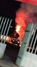Incendio consume árbol navideño en Centro de Salud de Taxhuadá durante Nochebuena