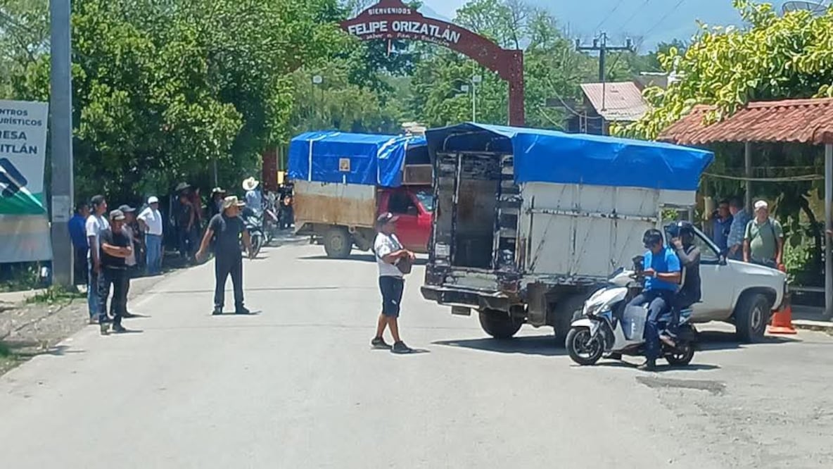 Las protestas continúan y las entradas permanecen cerradas, generando tensión y afectaciones en el municipio | Foto: especial
