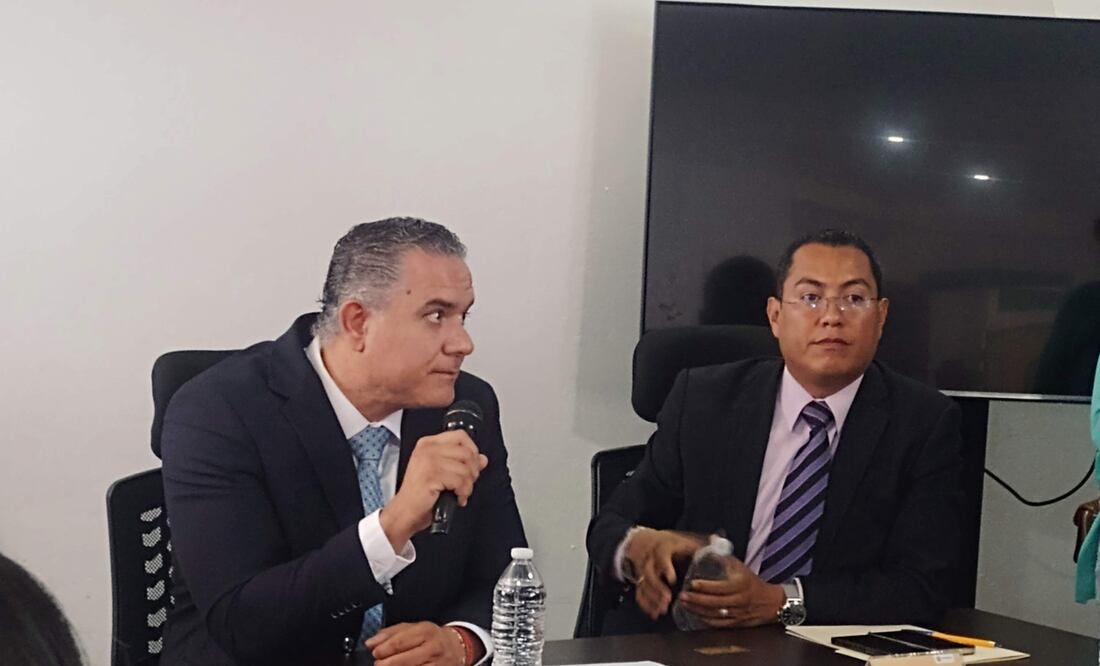 De izquierda a derecha: Mario Guzmán BAdillo, alcalde de Tula; Jhordan Cervantes, todavía secretario municipal Foto: Joselyn Sánchez