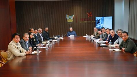 Julio Menchaca analiza con directivos del Infonavit condiciones de programa de vivienda 