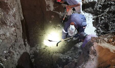 Rompe tubería en Téllez y colonias se quedan sin agua
