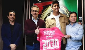 Carlos Moreno renueva con Pachuca hasta 2030 y reafirma su lugar como referente de los Tuzos