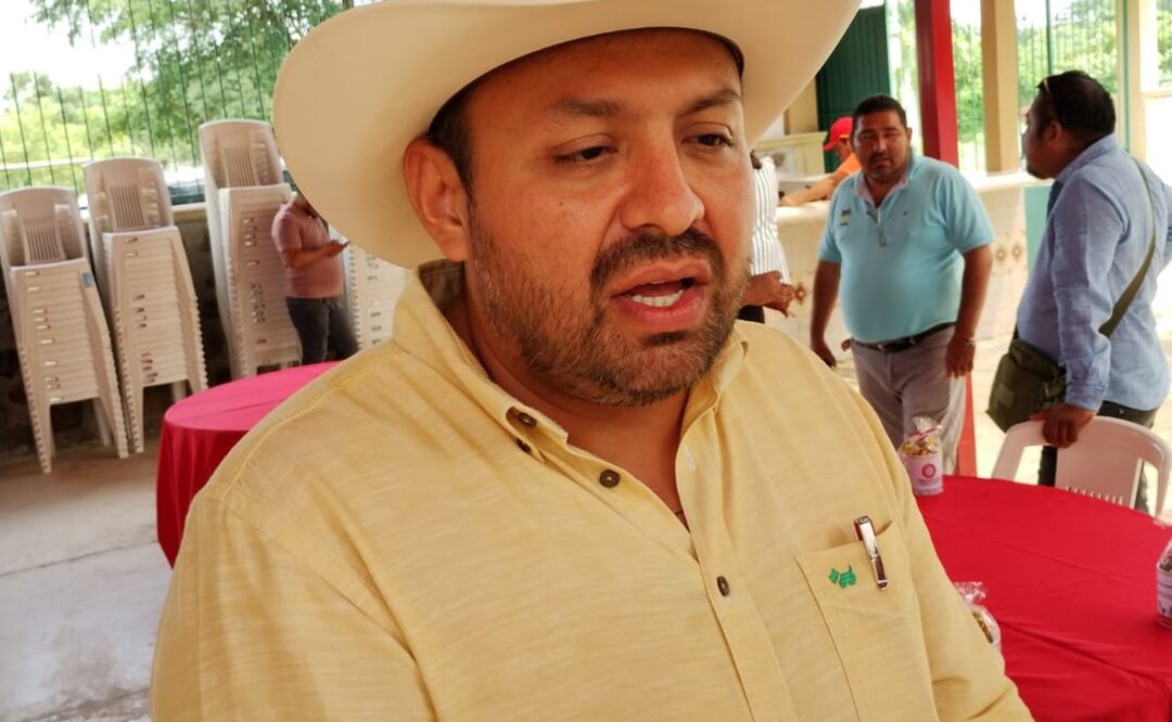 El basurero desde el día sábado comenzó a sanearse, pues no había director en esta área, ni en salud | Foto: Francisco Bautista